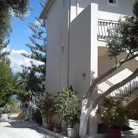 Sea Breeze Lejlighedshotel 3*