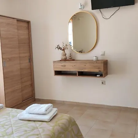 Sea Breeze Lejlighedshotel 3*