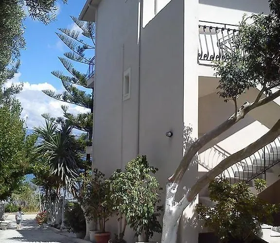Sea Breeze Apartmanhotel 3*