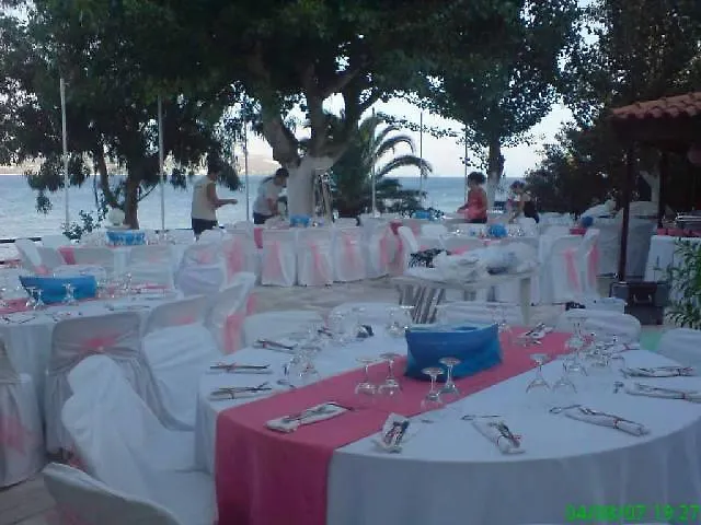 Sea Breeze Apartmanhotel 3*